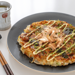 Japoniškas pikantiškas blynas Okonomiyaki